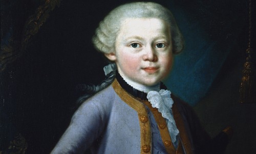 Mozart là một trong những  thần đồng nổi tiếng trong lịch sử nhân loại. Thần đồng âm nhạc Wolfgang Amadeus Mozart bộc lộ tài năng ngay từ khi còn nhỏ. Theo đó, từ năm 3 tuổi, Mozart đã chơi đàn clavico một cách thành thạo. Đến năm 6 tuổi, Mozart bắt đầu sự nghiệp sáng tác âm nhạc. Kể từ đó, ông sáng tác nhiều bản concerto, sonata, opera và các bản giao hưởng.